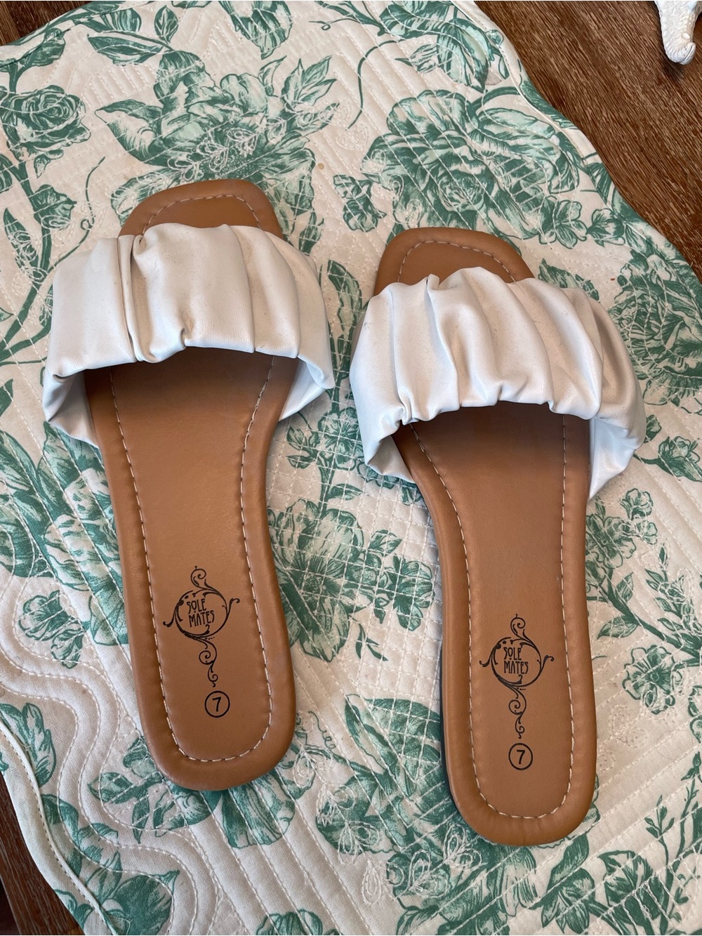 Summer Slides (white leather detail)